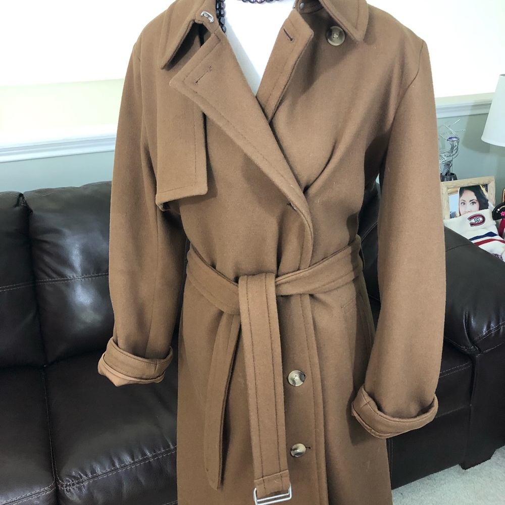 Women’s Wool gap trench coat size xl.